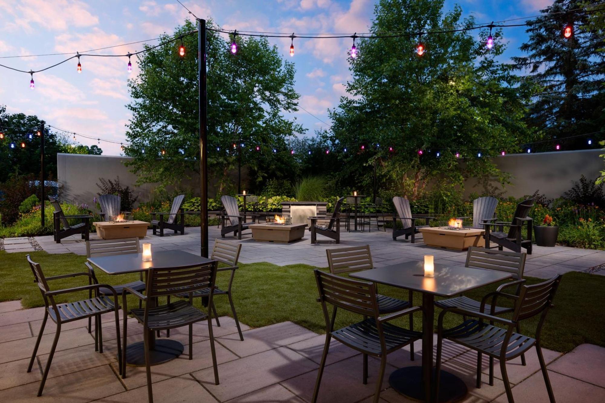 Courtyard By Marriott Concord Hotell Exteriör bild