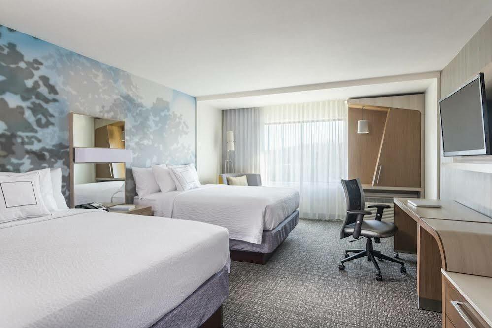 Courtyard By Marriott Concord Hotell Exteriör bild